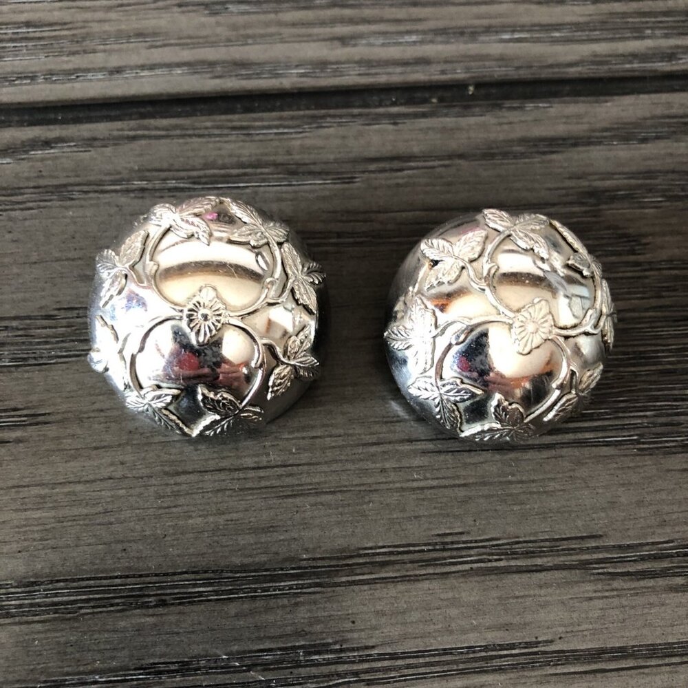 Vintage Silver Tone Dome Embossed Leaf Design Button Clip On Earrings